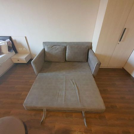 Weekend Address Managed By P.C Homes Сурат Экстерьер фото