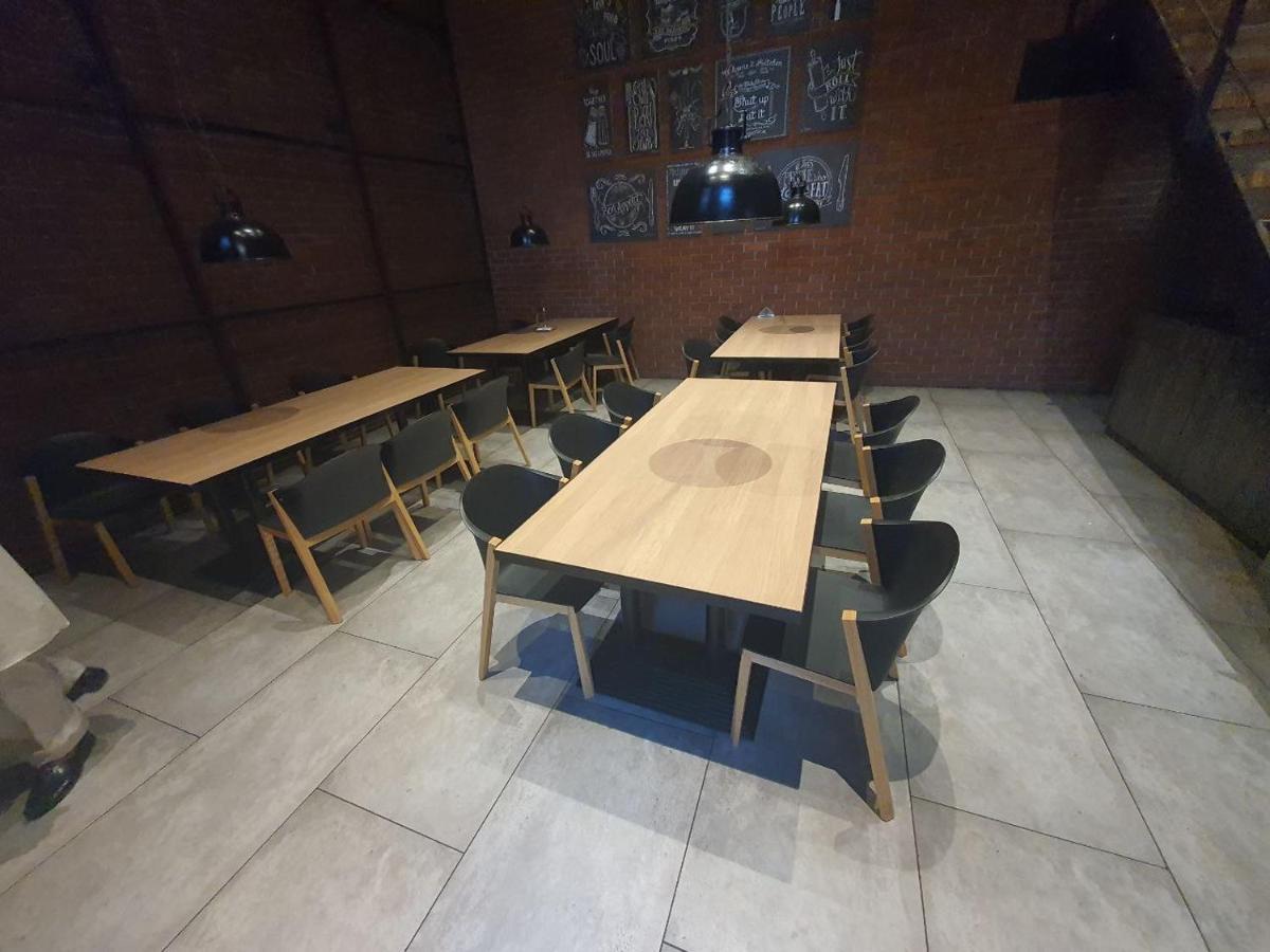 Weekend Address Managed By P.C Homes Сурат Экстерьер фото