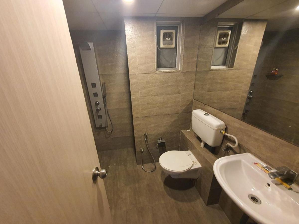 Weekend Address Managed By P.C Homes Сурат Экстерьер фото